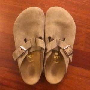 Birkenstock Boston Clogs — Taupe Suede